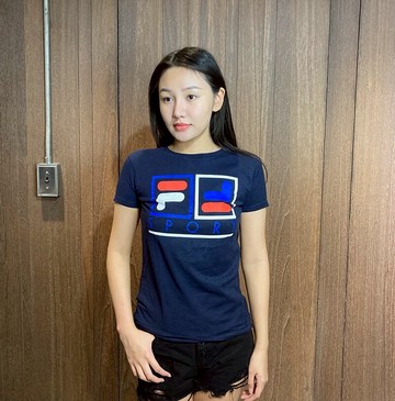美國百分百【全新真品】 FILA 短袖 T恤 T-shirt 運動潮流 女 腰身 圓領 大 logo 深藍 BF33