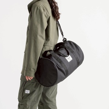 Herschel Sutton 中型 黑色 全黑 帆布 防潑水 側背包 手提包 出國 大容量 旅行袋 旅行 提袋 現貨