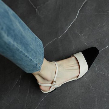 手工真皮~重磅自留~小香風中跟法式一字扣貓跟后空單鞋包頭涼鞋女