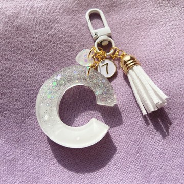 銀河心願‧英文字母C 手作滴膠漸層感鑰匙圈