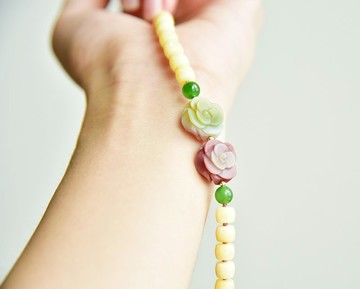 【玫瑰香蜜】Amber天然白花蜜琥珀鹽源手工玫瑰花手鏈