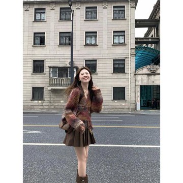 早秋新款小個子穿搭一整套美拉德復古復古條紋流蘇毛衣短裙兩件套