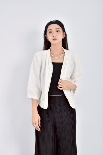 (M) iley亞麻蕾絲下擺五分袖白色外套