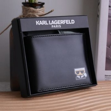 KARL LAGERFELD 老佛爺燙印圖樣對開式短夾禮盒組(黑)