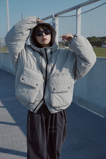 黑拉鍊淺灰鋪棉連帽外套