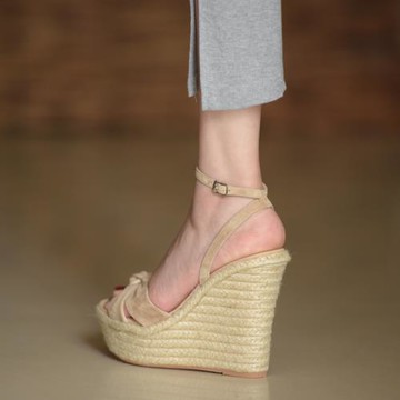 熊大叔女鞋~12cm~高跟防水臺2025年杏色坡跟涼鞋女草編麻繩新款