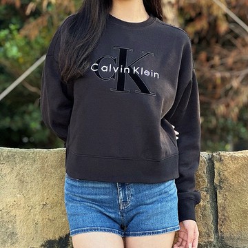 【New START精品服飾-員林】現貨 Calvin Klein CK 女款 短版 立體電繡大CK 大學T 長袖上衣