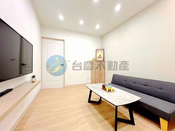 凱旋二聖輕軌☆陽台進出2大套房收租公寓｜高雄市前鎮區英明一路