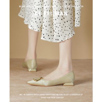 【珂菲曼】方扣單鞋女2025新款氣質名媛淺口尖頭粗跟低跟法式瓢鞋