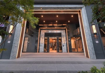 美麗馥品-美麗島雙捷運中央公園邊間角窗二房二衛全新｜高雄市新興區中山橫路