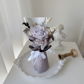 SEE 看見花藝設計 | 永生花 | 玫瑰 | 紫玫瑰單朵花束