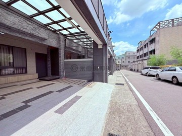 大里聚悅一品雙車電梯別墅｜大里74號道｜學區商圈｜台中市大里區甲堤十二街