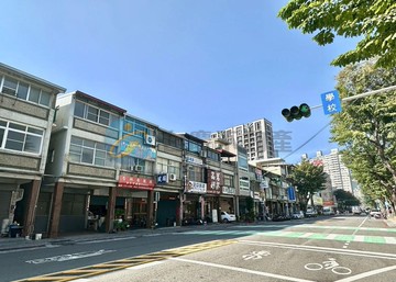 二聖和復興路商圈 愛群國小臨路醒目店住｜高雄市前鎮區二聖二路