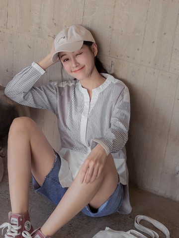 高含棉V領條紋配色拼接排釦長袖上衣