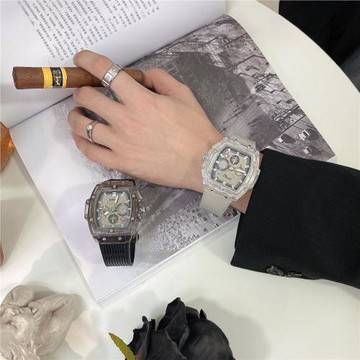 酒桶形手表男士硅膠帶大表盤多功能計時夜光日歷個性透明殼石英表