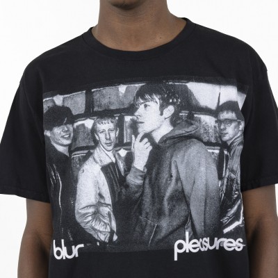 PLEASURES/プレジャーズ×Blur/ブラー】MOVIN' ON T-SHIRT Tシャツ