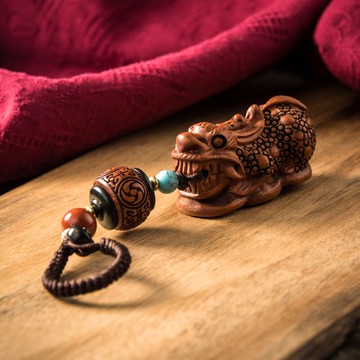 桃木貔貅鑰匙扣掛件創意個性紫檀黑檀汽車鏈圈環雷擊木手工編織繩