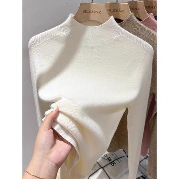 2025秋冬半高領白色內搭針織打底衫女修身羊毛軟糯氣質中領毛衣