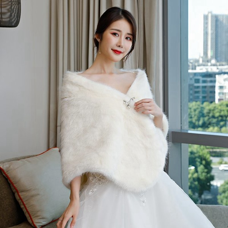 ブライダルケープ 花嫁 安い ウエディングショール 秋冬 結婚式 フェイクファーボレロ 肩掛け 二次会 ショール 発表会 ケープ 披露宴 ウエディングケープ 厚手 通販 Lineポイント最大get Lineショッピング