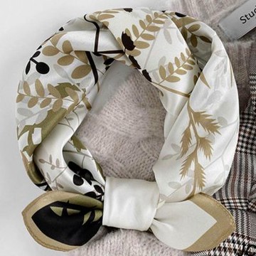 【JC Collection】韓國洋氣純蠶絲葉子圖四季百搭小領巾小方巾(白色)