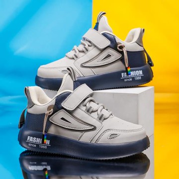 英國NextSara男童鞋子中大童魔術貼皮面休閑防滑跑步鞋兒童運動鞋