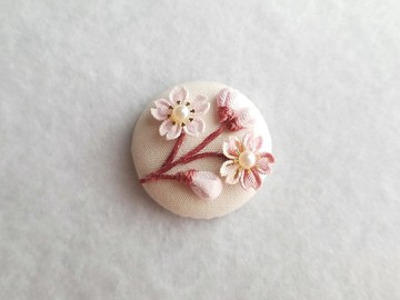 櫻花包布胸針 (つまみ細工*接單製作)