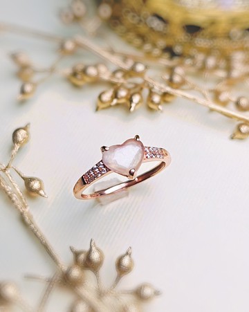 貴人•桃花|莫西沙淡冰玻粉紫底愛心|緬甸A貨翡翠純銀簡約款戒指