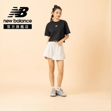 【New Balance】短版LOGO短袖上衣_女性_黑色_WT61B2G9BK