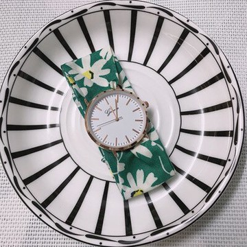 手錶 日內瓦款式森女非棉質布帶手錶小雛菊綁帶腕表女表『XY2493』