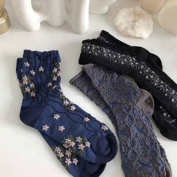 法式宮廷花卉浮雕襪子女可愛日系春秋復古中筒襪純棉ins黑色長襪