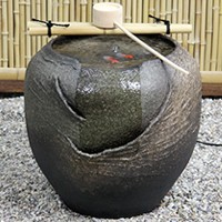 陶器 【送料無料】 きつぼ型湧き水つくばい つくばい 循環 水琴窟 水流 蹲 筧 かけひ す信楽焼 おしゃれ 和風【手作り】 |  LINEブランドカタログ