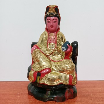 木雕持經觀音，高23公分，古體造型，端莊大方，底座一處小裂痕