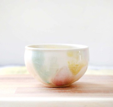 灰白色霧面釉春色三彩小杯