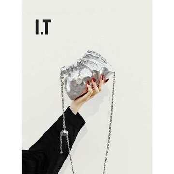 香港品牌高級感超火銀色云朵包包女2025新款夏季時尚真皮斜挎小包