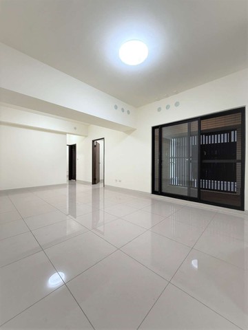 亞灣特區繽海漂亮三房平車｜高雄市苓雅區三多四路