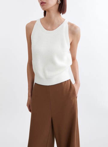 蓬鬆雲朵毛絨削肩針織背心