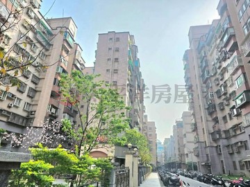 B008-陽光綠堤華廈三房｜新北市新莊區五工一路