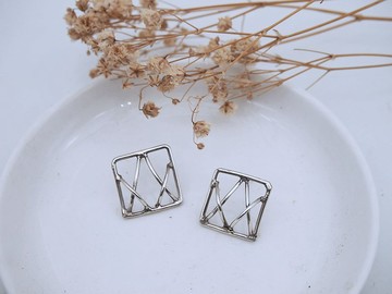 條紋方窗純銀耳針