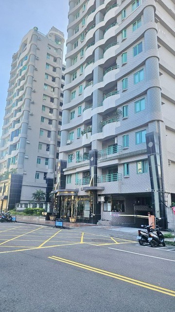 巨蛋商圈都市麗晶優質2房 ｜高雄市鼓山區華豐街