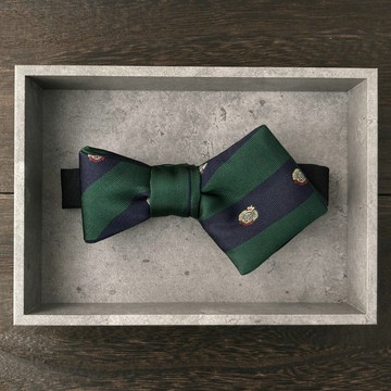 Bow Tie One-sided-loop-knot Pointed end 綠色與海軍藍徽章條紋