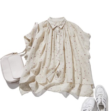 夏日必備！輕盈亞麻印花襯衫 碎花圖案 寬鬆廓形 米色 250801-2