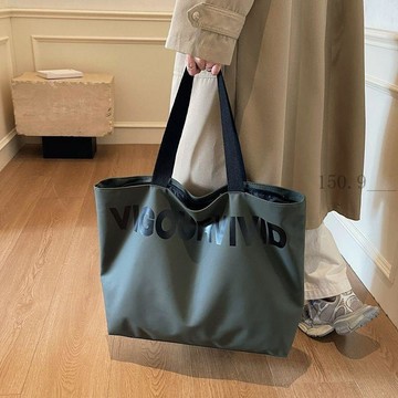 🌟臺灣出貨🌟字母單肩包學生簡約時尚收納pu上課托特包通勤大學生防水包包  大學包 書包大學生 大學生後背包