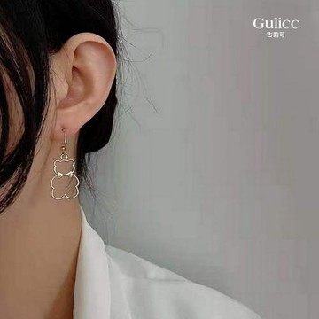 【Gulicc】古莉可 日韓 可愛 簍空 小熊 耳環(飾品 耳飾 耳釘 耳扣 耳環 情人節 母親節 七夕 生日禮物)