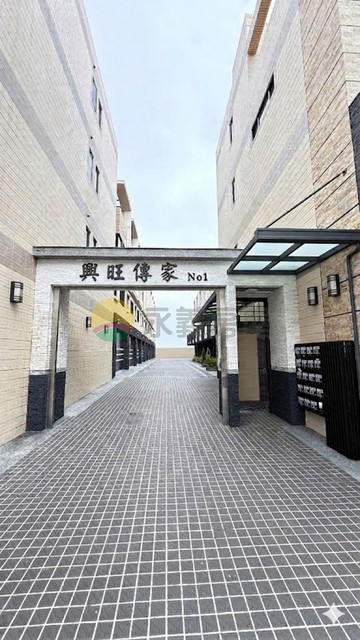 佛系學哥傳家B3戶｜戶戶套房+電梯別墅｜找我｜台中市清水區港口路
