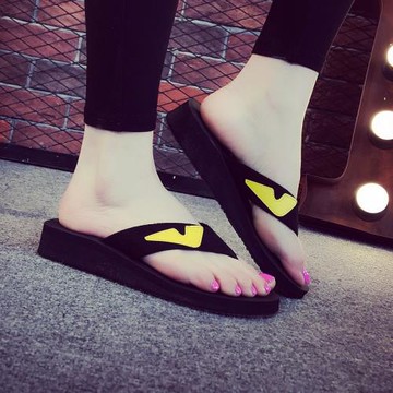 2025新款涼拖鞋女夏時尚外穿防滑平跟厚底學生沙灘鞋出情侶人字拖