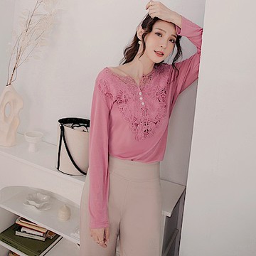 OB嚴選-微性感鏤空蕾絲領拼接上衣