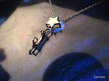 抓住星星的貓吊墜