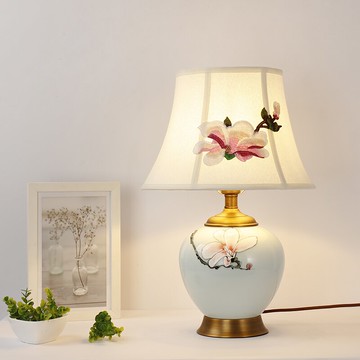 歐式臺燈臥室床頭燈 創意簡約現代客廳溫馨布藝全銅陶瓷臺燈