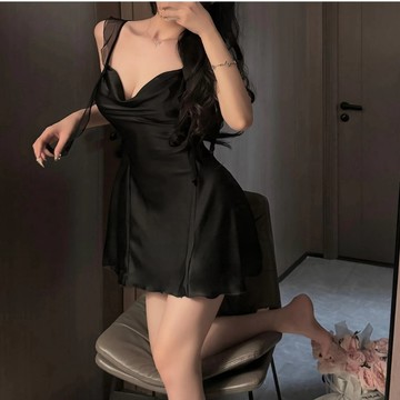 °• 𝘔𝘖𝘔𝘖𝘕𝘈 •°🫧台灣現貨🫰吟舞之時 飄帶氣質蕩領冰感絲睡裙性感純欲收腰吊帶睡裙 3852