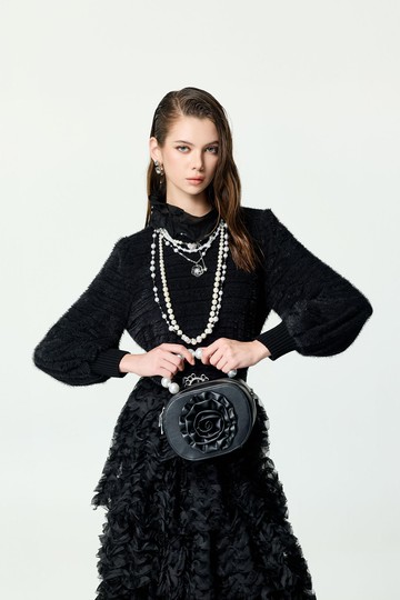 溫暖刷毛感荷葉領單品